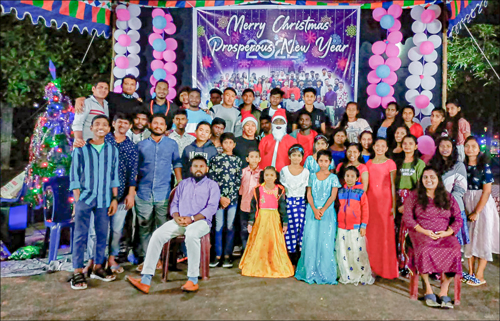 Christmas together in India. Sweet Home gathers together for the holidays.